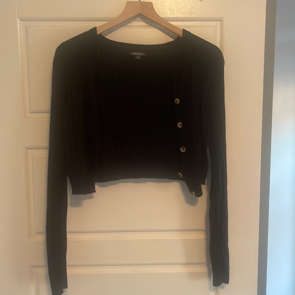 Wild fable cardigan perfect piece to throw over any outfit.